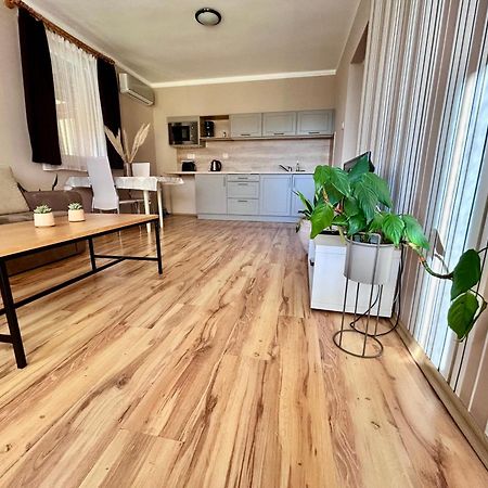Nemes Apartmanhaz Heviz Luaran gambar