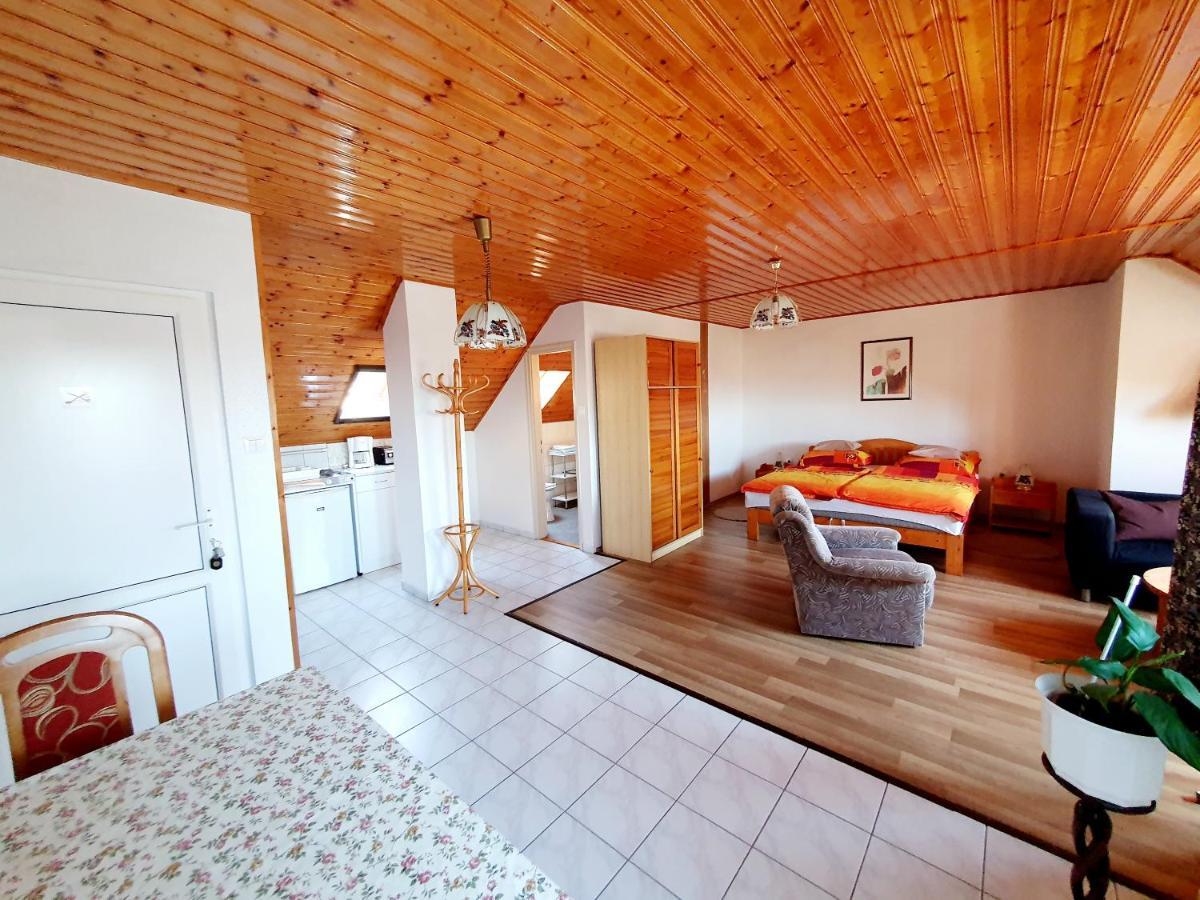 Nemes Apartmanhaz Heviz Luaran gambar