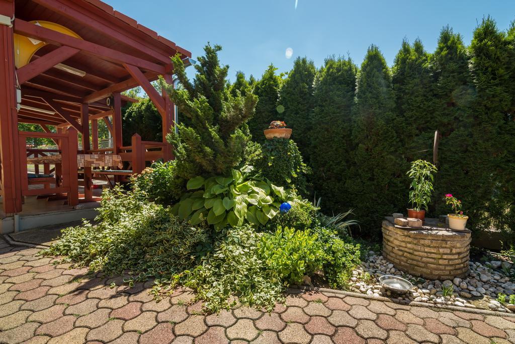 Nemes Apartmanhaz Heviz Luaran gambar