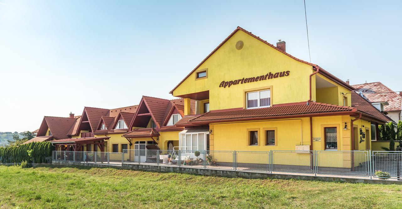 Nemes Apartmanhaz Heviz Luaran gambar